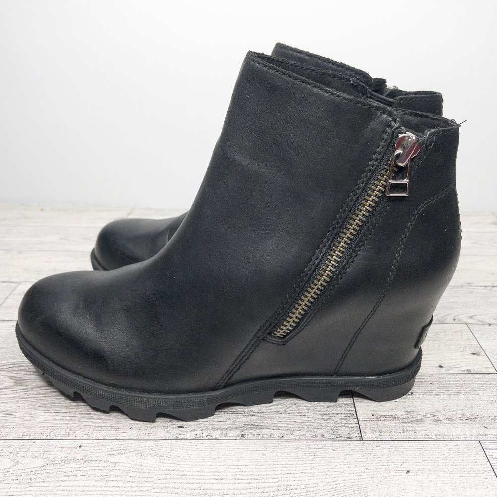 NWT SOREL Joan of Artic Wedge ll Zip Bootie Wedge size 8.5 BLACK